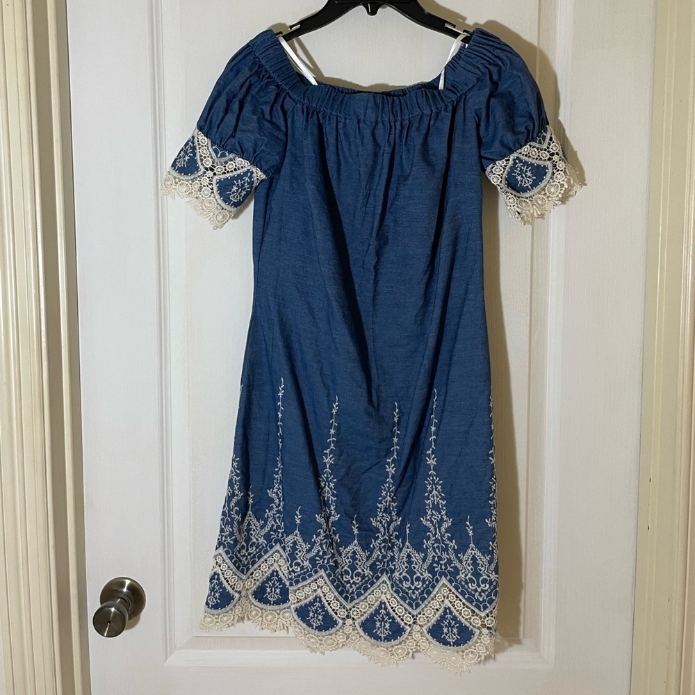 Handmade dress by personal seamstress!!! Size small, off the shoulder dress